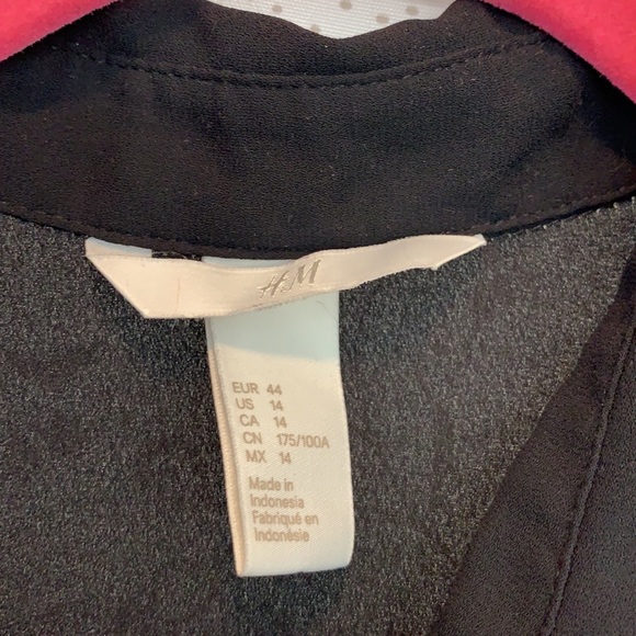 Women’s H&M Black blouse size 14 - Picture 2 of 4